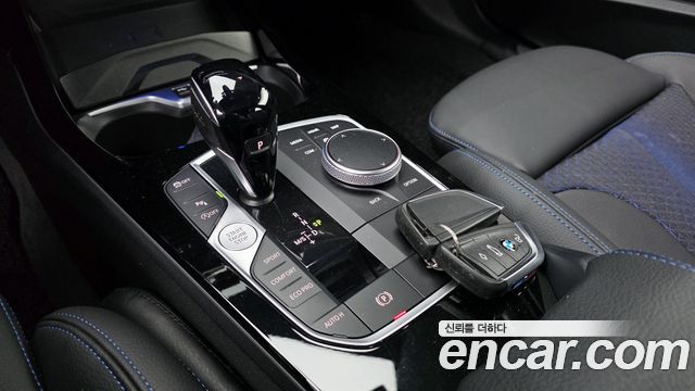 BMW 1-Series 2023 — photo 12