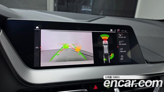 BMW 1-Series 2023 — photo 21