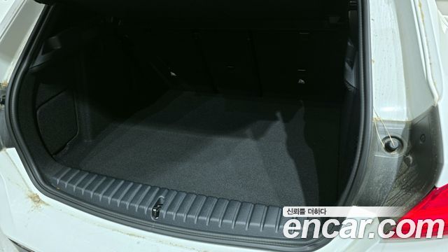 BMW 1-Series 2023 — photo 29