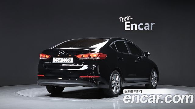 Hyundai AVANTE 2018 — photo 2