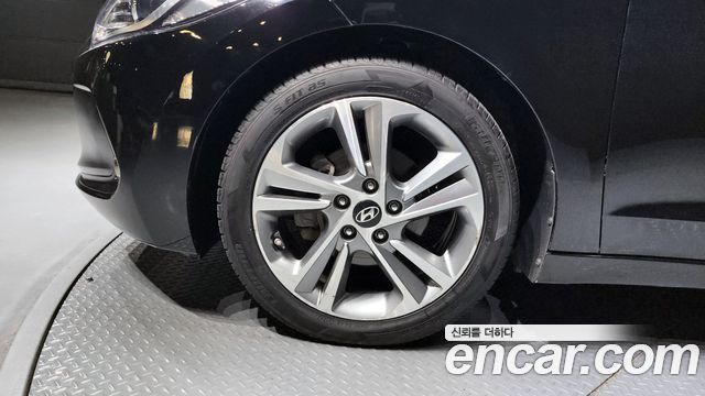 Hyundai AVANTE 2018 — photo 5
