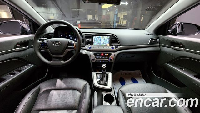 Hyundai AVANTE 2018 — photo 10