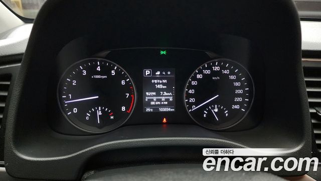 Hyundai AVANTE 2018 — photo 11