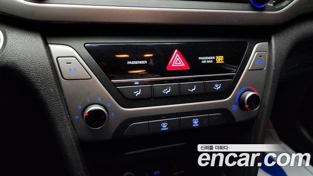 Hyundai AVANTE 2018 — photo 23