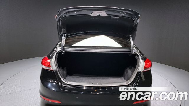 Hyundai AVANTE 2018 — photo 26