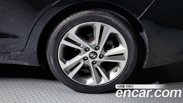 Hyundai AVANTE 2018 — photo 7