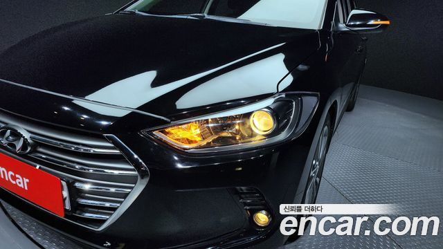 Hyundai AVANTE 2018 — photo 8