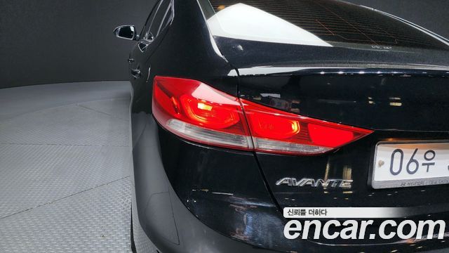Hyundai AVANTE 2018 — photo 9