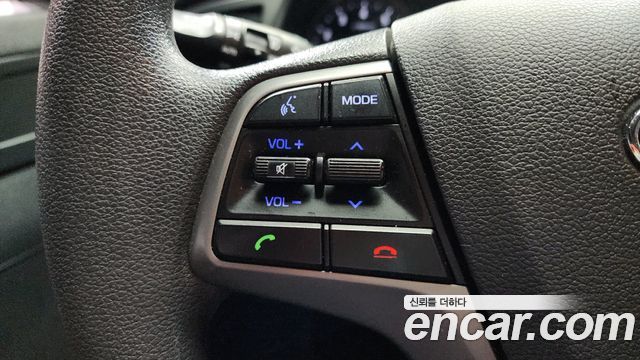 Hyundai AVANTE 2018 — photo 31