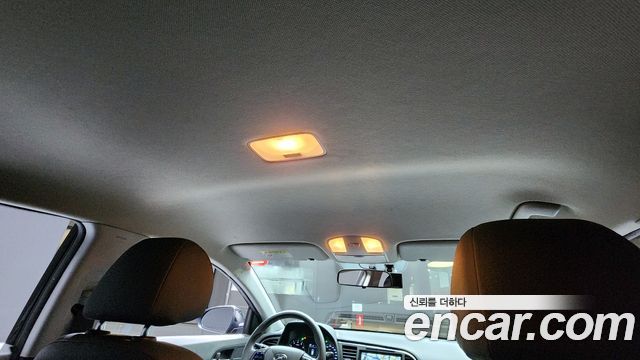 Hyundai AVANTE 2018 — photo 32