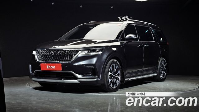 Kia Canival 2021 — photo 1