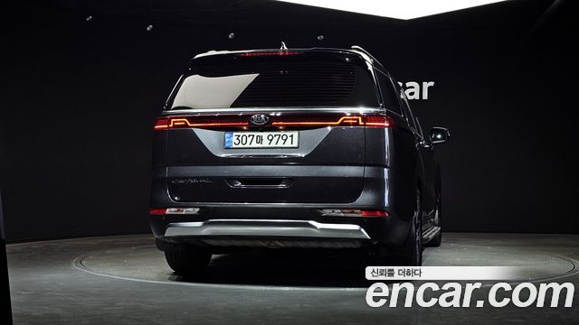 Kia Canival 2021 — photo 4