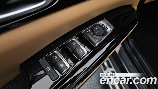 Kia Canival 2021 — photo 16