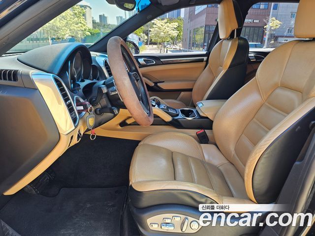 Porsche Cayenne 2016 — photo 11