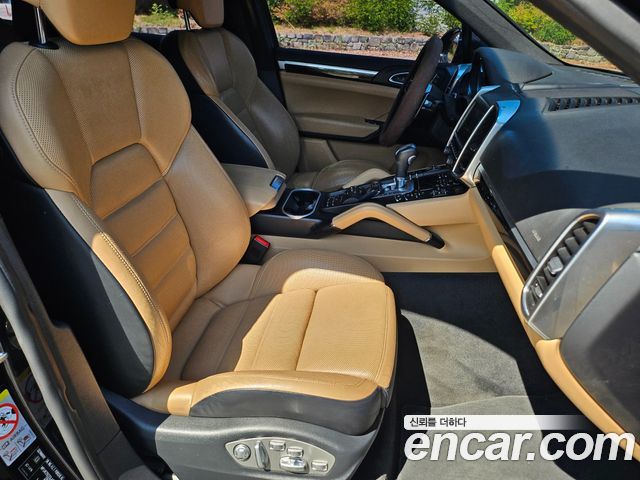 Porsche Cayenne 2016 — photo 13