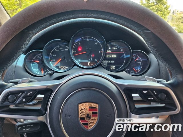Porsche Cayenne 2016 — photo 18