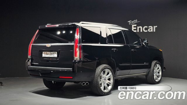 Cadillac Escalade 2019 — photo 2