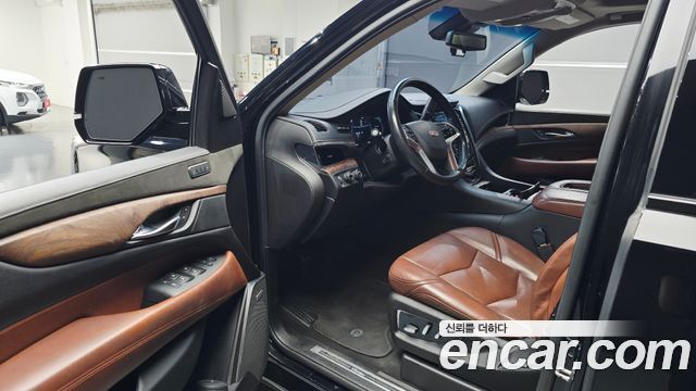 Cadillac Escalade 2019 — photo 13