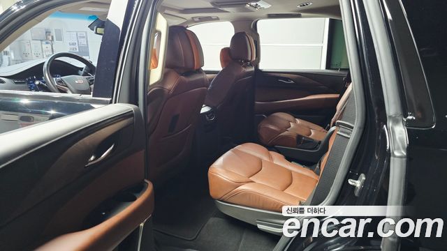 Cadillac Escalade 2019 — photo 17