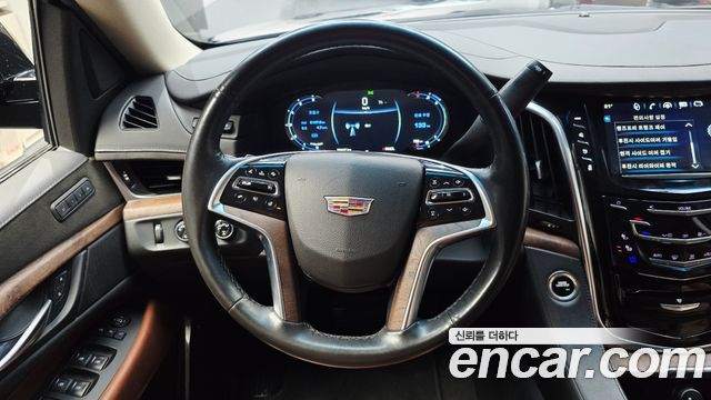 Cadillac Escalade 2019 — photo 19