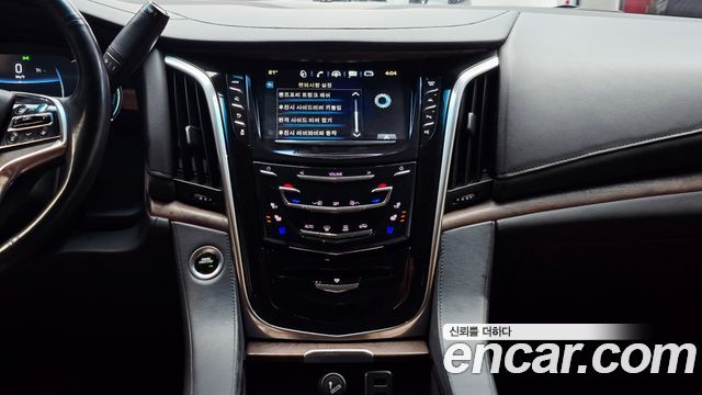 Cadillac Escalade 2019 — photo 25