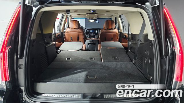 Cadillac Escalade 2019 — photo 26