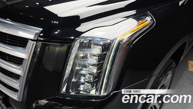 Cadillac Escalade 2019 — photo 8