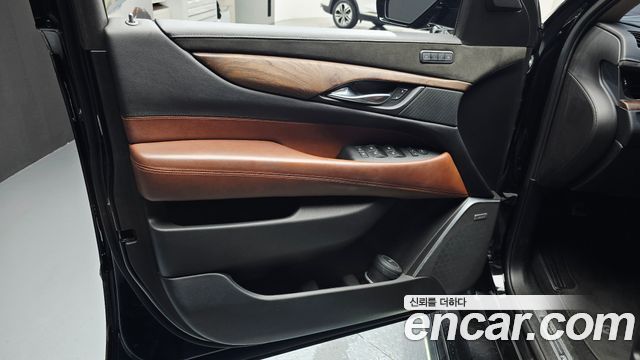 Cadillac Escalade 2019 — photo 14