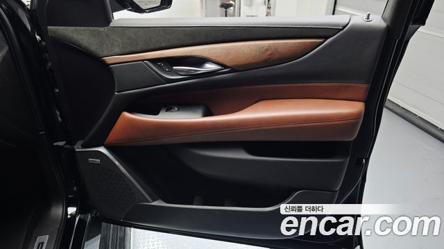 Cadillac Escalade 2019 — photo 15