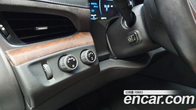 Cadillac Escalade 2019 — photo 27