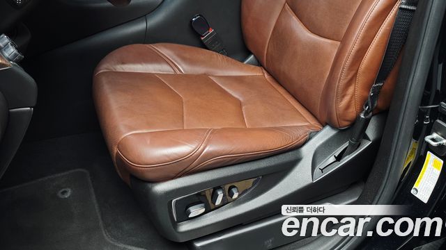 Cadillac Escalade 2019 — photo 31