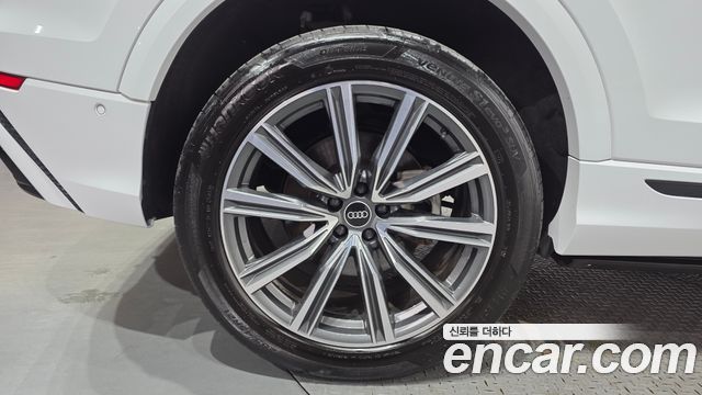 Audi Q8 2021 — photo 5