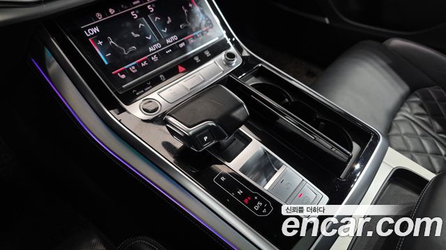 Audi Q8 2021 — photo 9