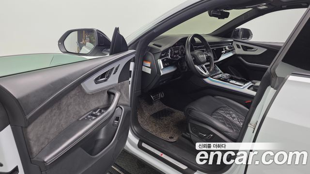 Audi Q8 2021 — photo 10