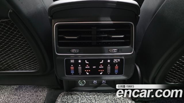 Audi Q8 2021 — photo 17