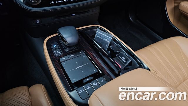 Lexus LS 2022 — photo 12