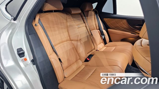 Lexus LS 2022 — photo 18