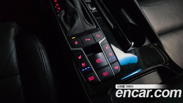 Kia K7 2018 — photo 16