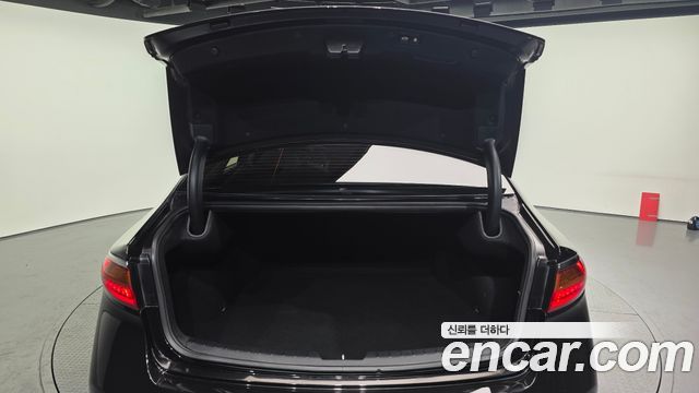 Kia K7 2018 — photo 20