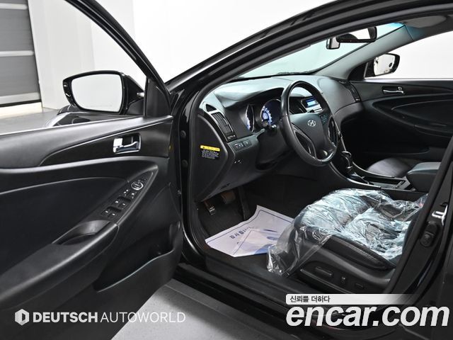 Hyundai Sonata 2012 — photo 11