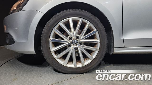 Volkswagen Jetta 2011 — photo 5
