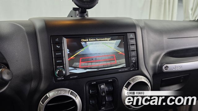Jeep Wrangler 2016 — photo 15