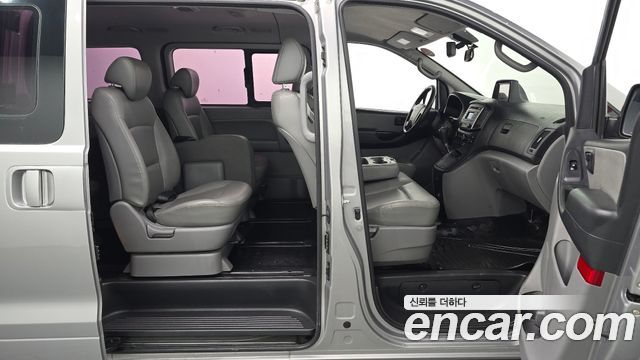 Hyundai Starex 2016 — photo 17