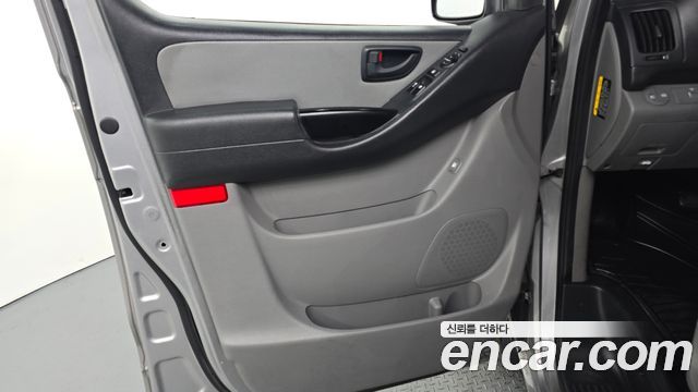 Hyundai Starex 2016 — photo 14