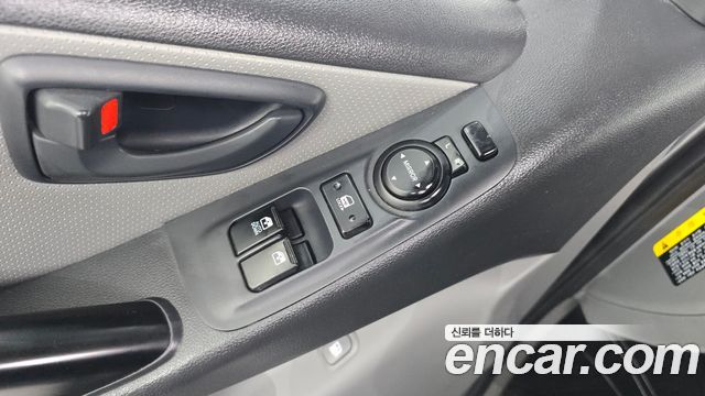 Hyundai Starex 2016 — photo 27
