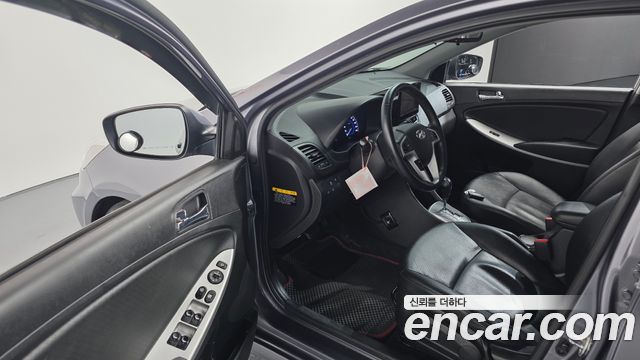 Hyundai Accent 2014 — photo 11