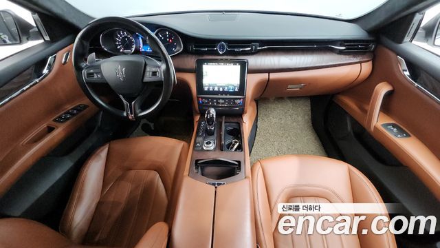 Maserati Quattroporte 2017 — photo 10