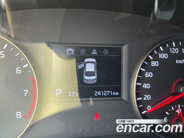 Kia K7 2017 — photo 13