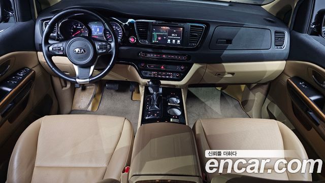 Kia Canival 2016 — photo 10