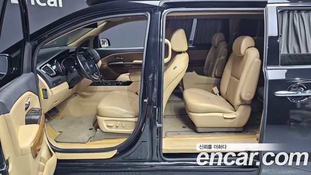 Kia Canival 2016 — photo 13